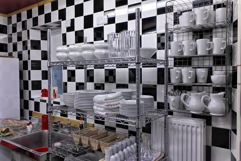 Lumely Fee Bunkhouse Aparthotel Kendal Exteriör bild
