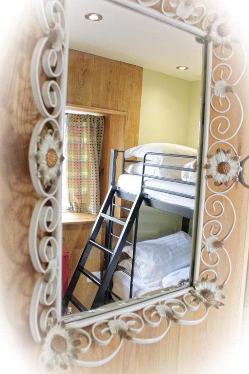 Lumely Fee Bunkhouse Aparthotel Kendal Exteriör bild